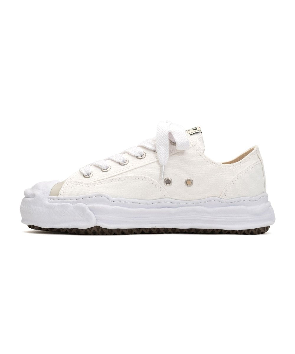'Aeson Low Top' Sneaker - Style Outlet