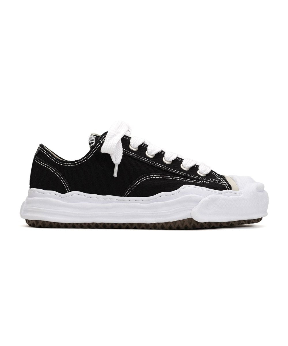 'Aeson Low Top' Sneaker - Style Outlet