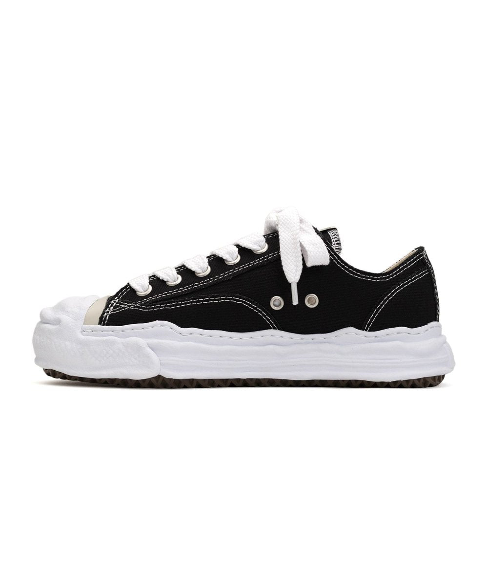 'Aeson Low Top' Sneaker - Style Outlet