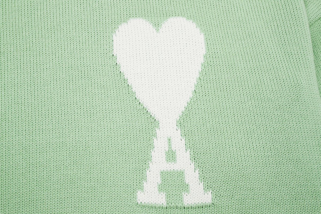 'Heart' - Sweater - Style Outlet