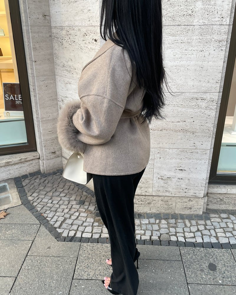 Kurzer Wollmantel mit Fellbesatz - Style Outlet