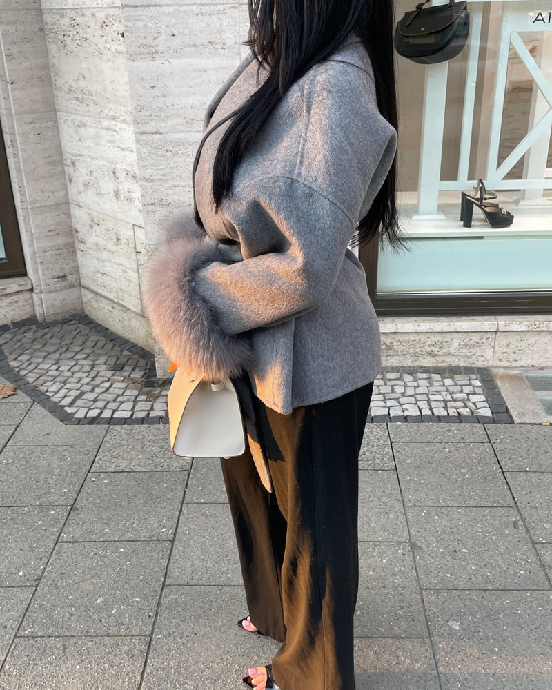 Kurzer Wollmantel mit Fellbesatz - Style Outlet